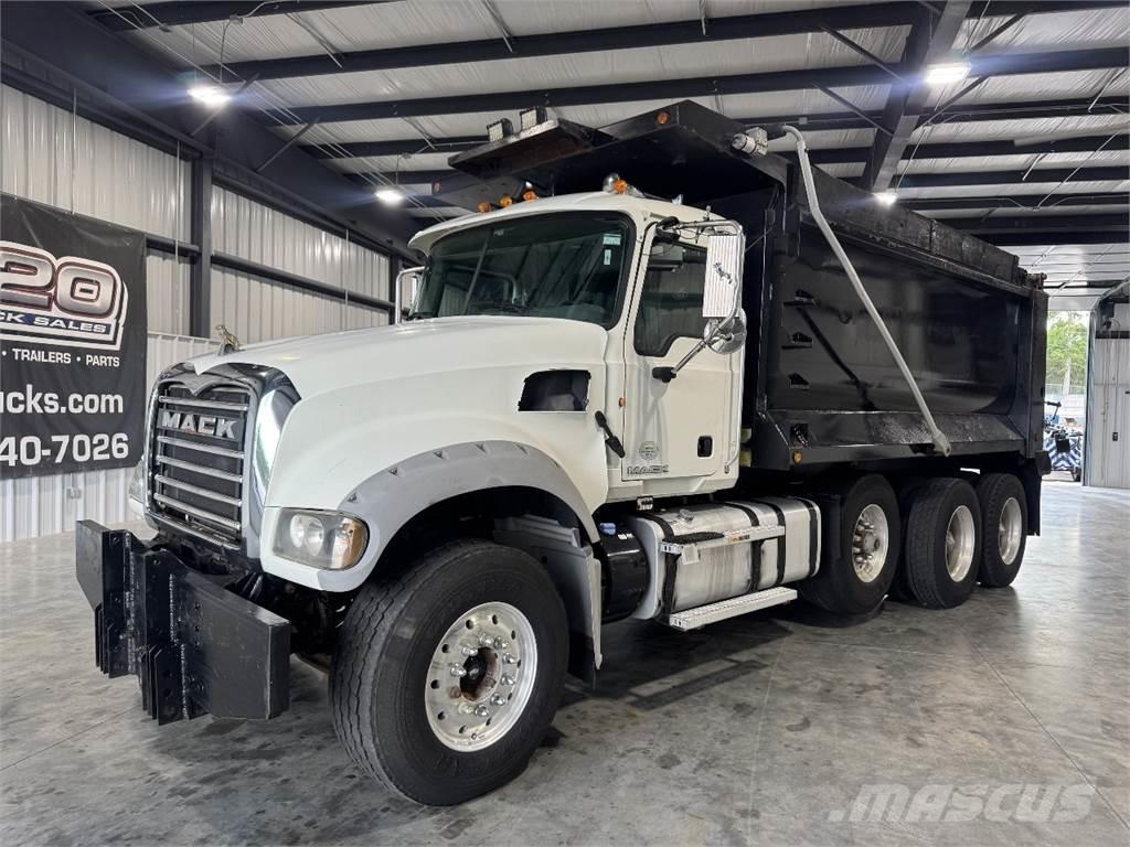 Mack GU713 Camion benne