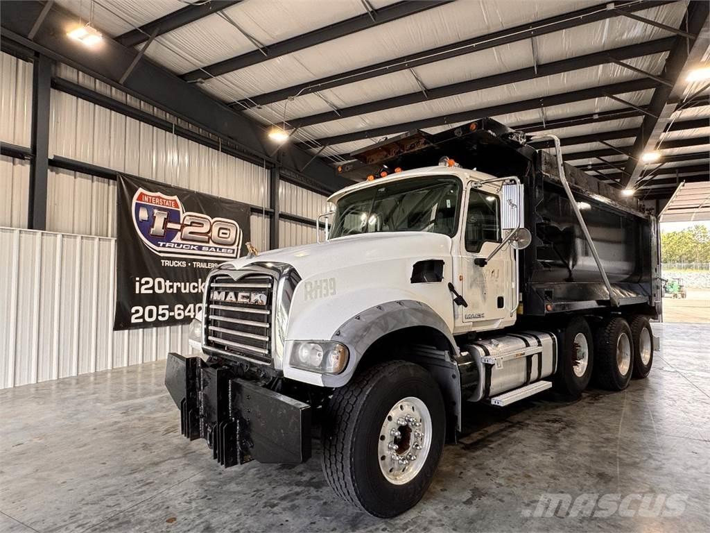 Mack GU713 Camion benne