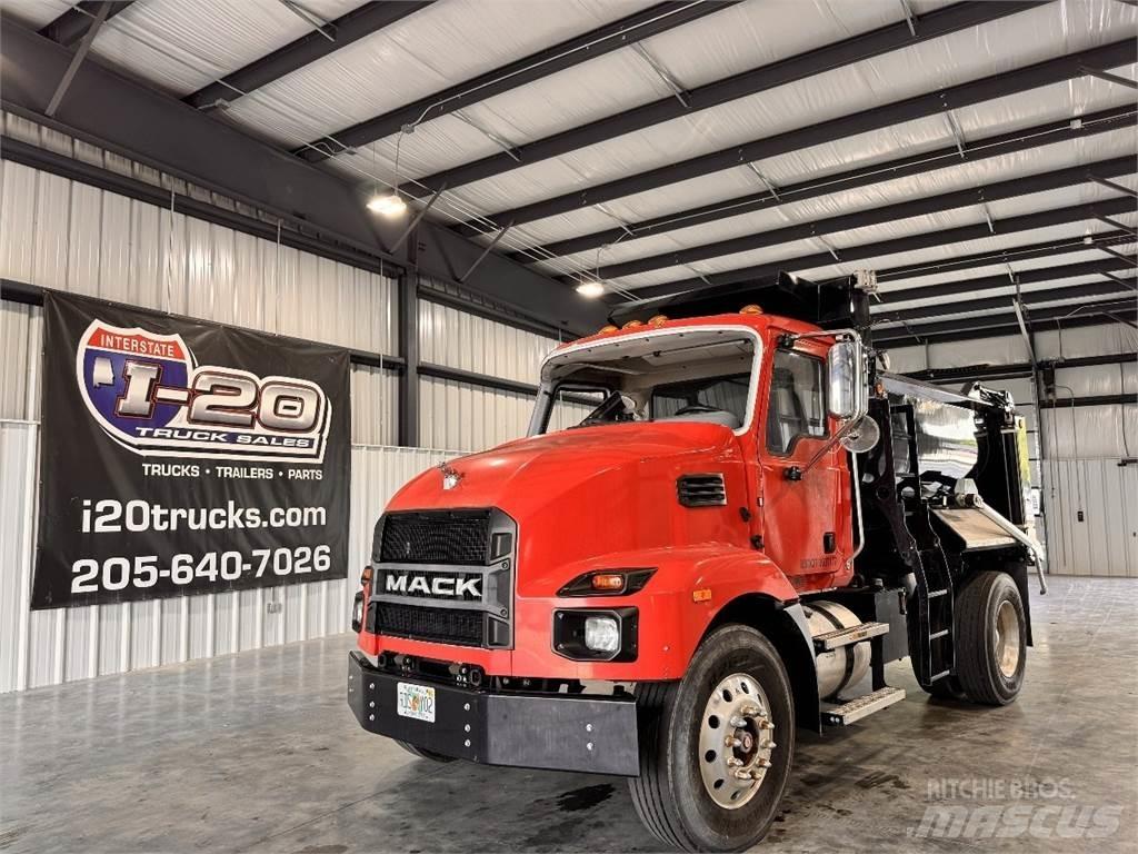 Mack MD6 Camion benne