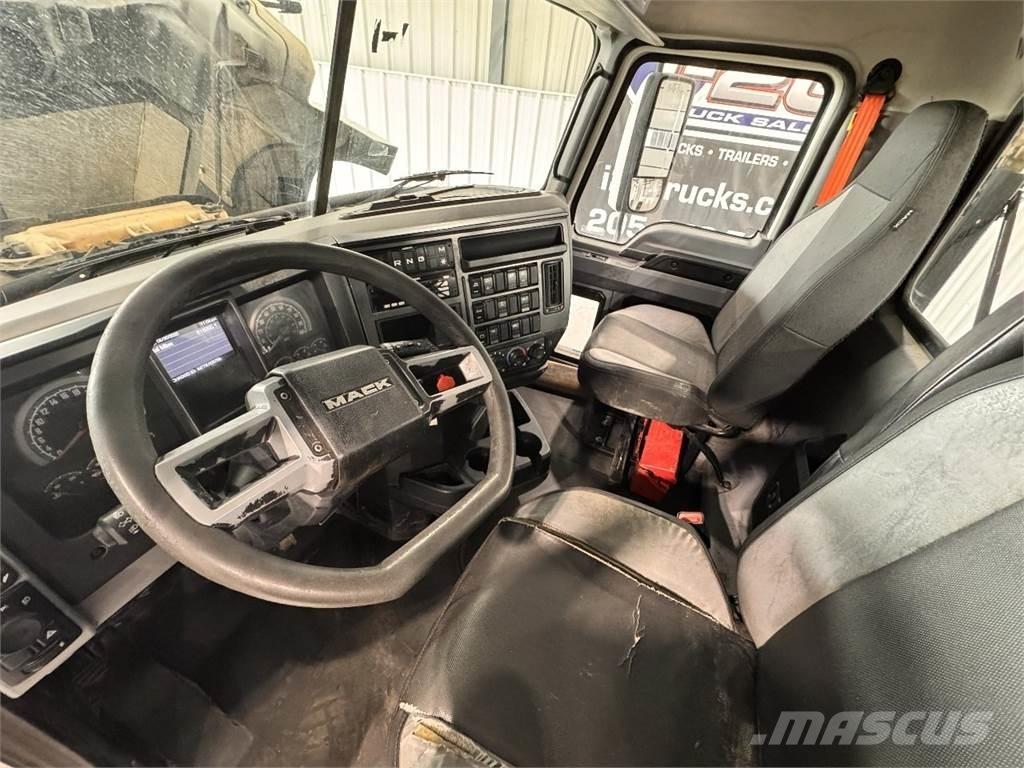 Mack Pinnacle Tracteur routier