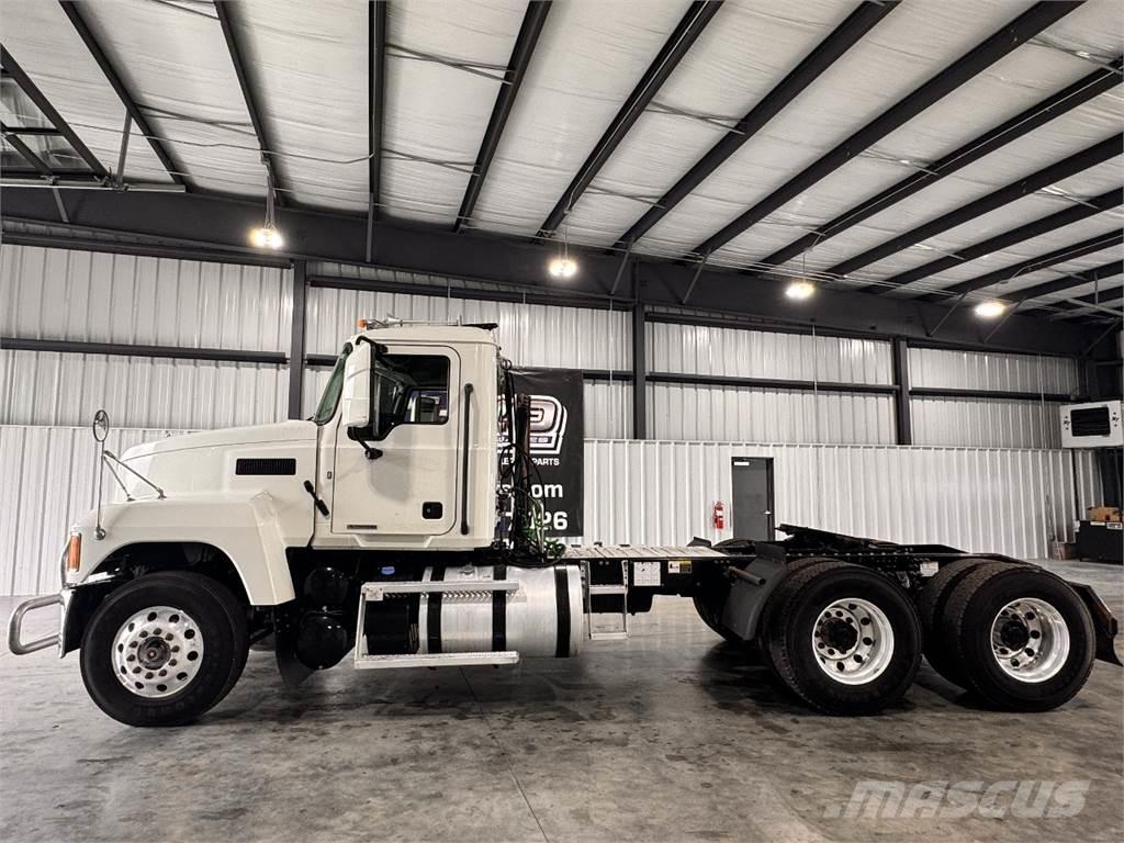 Mack Pinnacle Tracteur routier