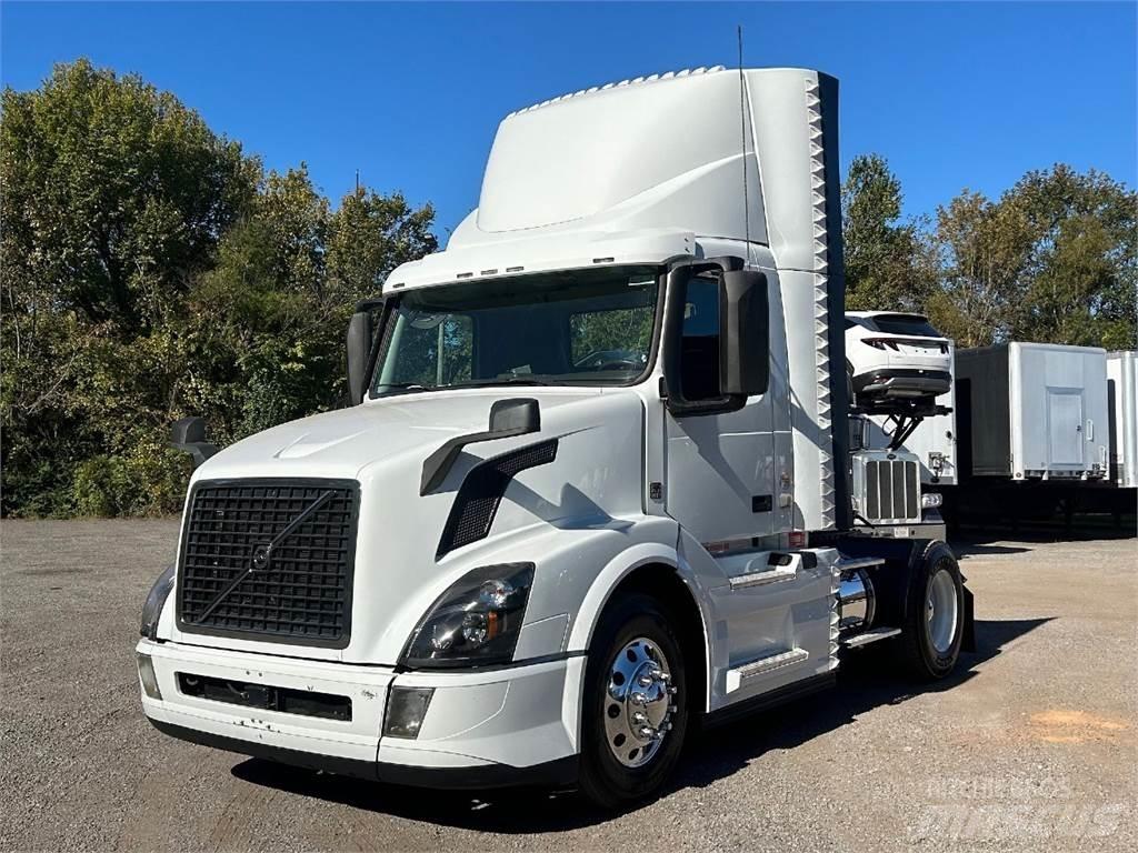 Volvo VNL42T300 Tracteur routier