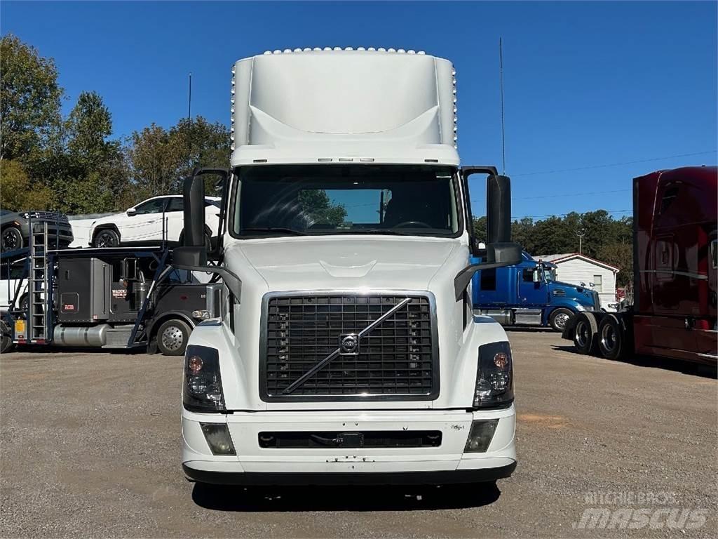Volvo VNL42T300 Tracteur routier
