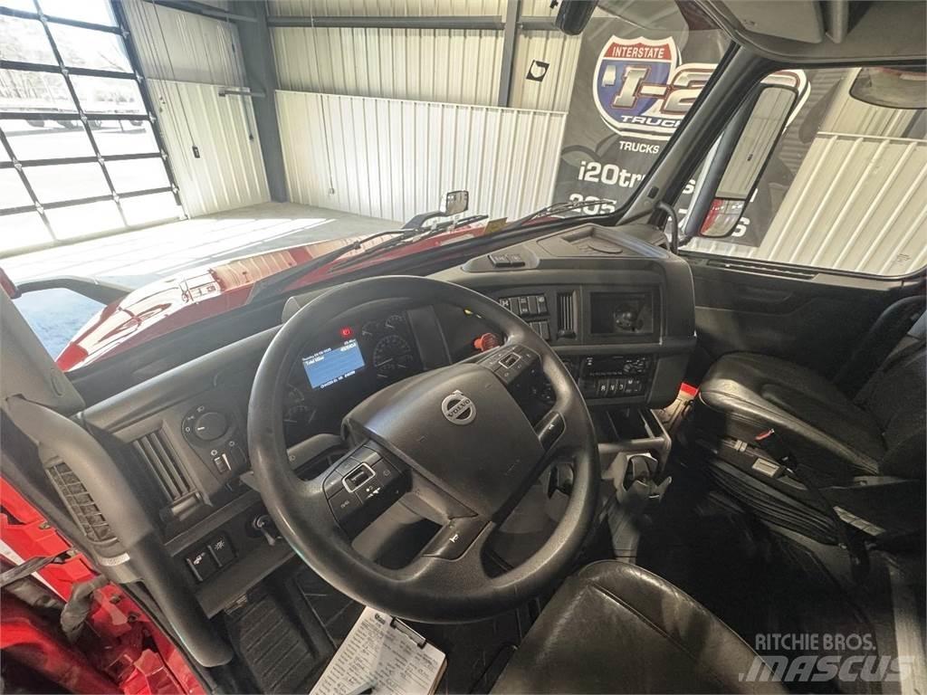 Volvo VNL64T740 Tracteur routier