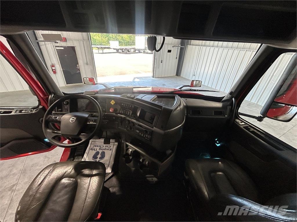 Volvo VNL64T740 Tracteur routier