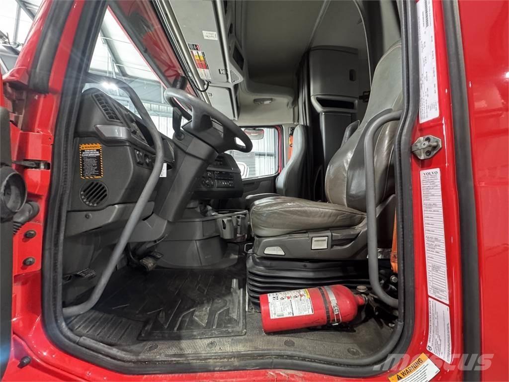 Volvo VNL64T740 Tracteur routier