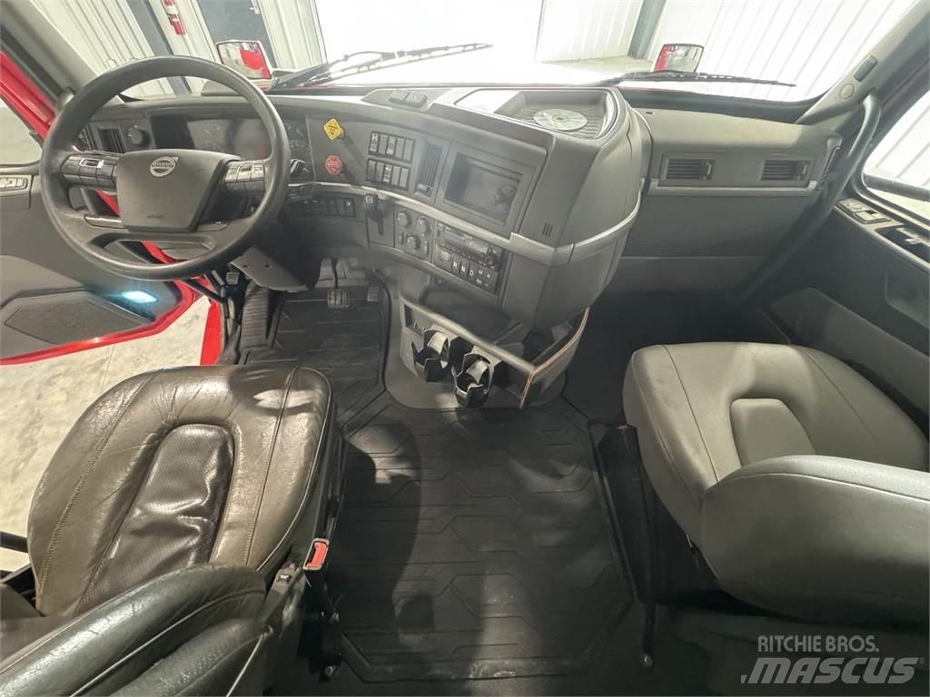 Volvo VNL64T740 Tracteur routier