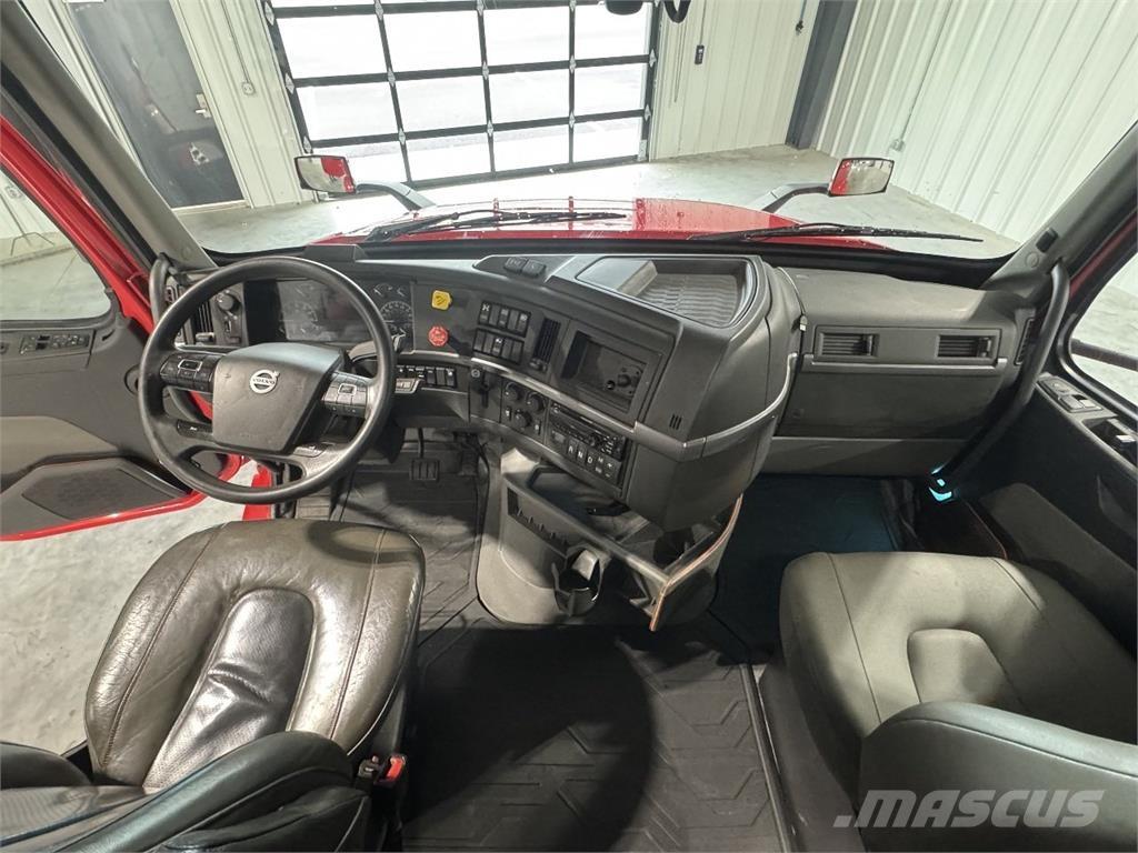 Volvo VNL64T740 Tracteur routier