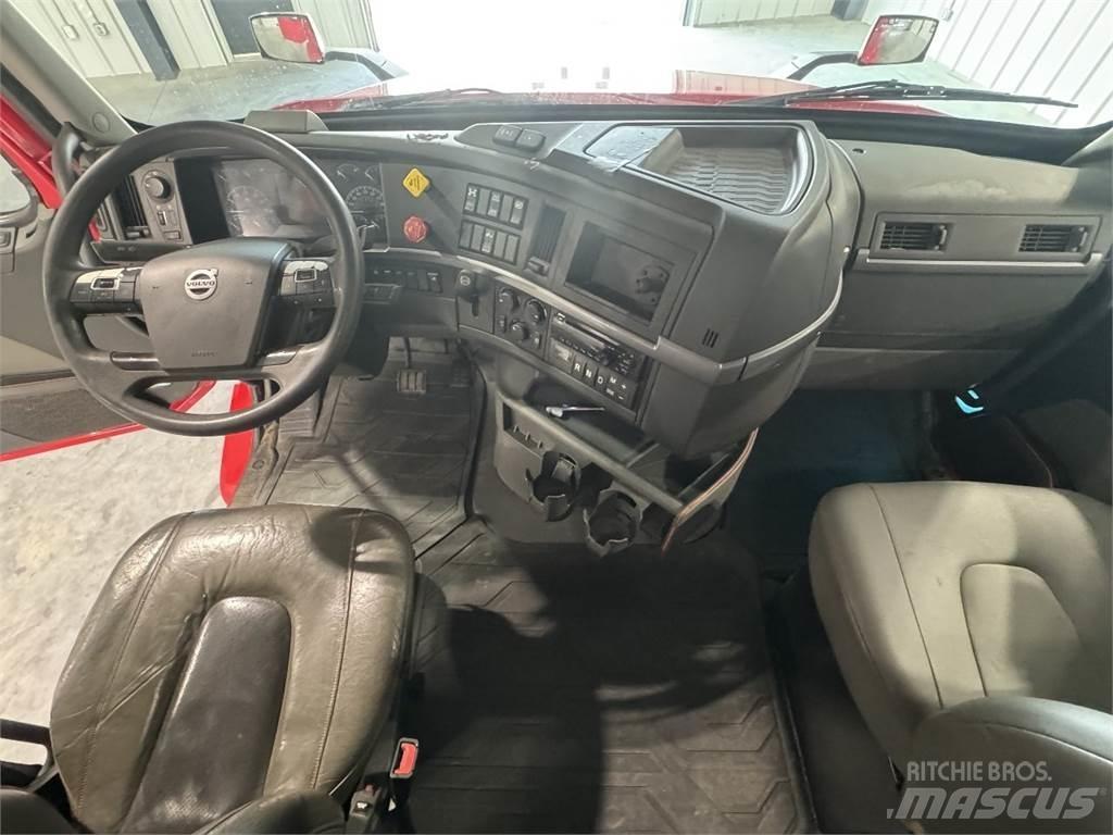 Volvo VNL740 Tracteur routier
