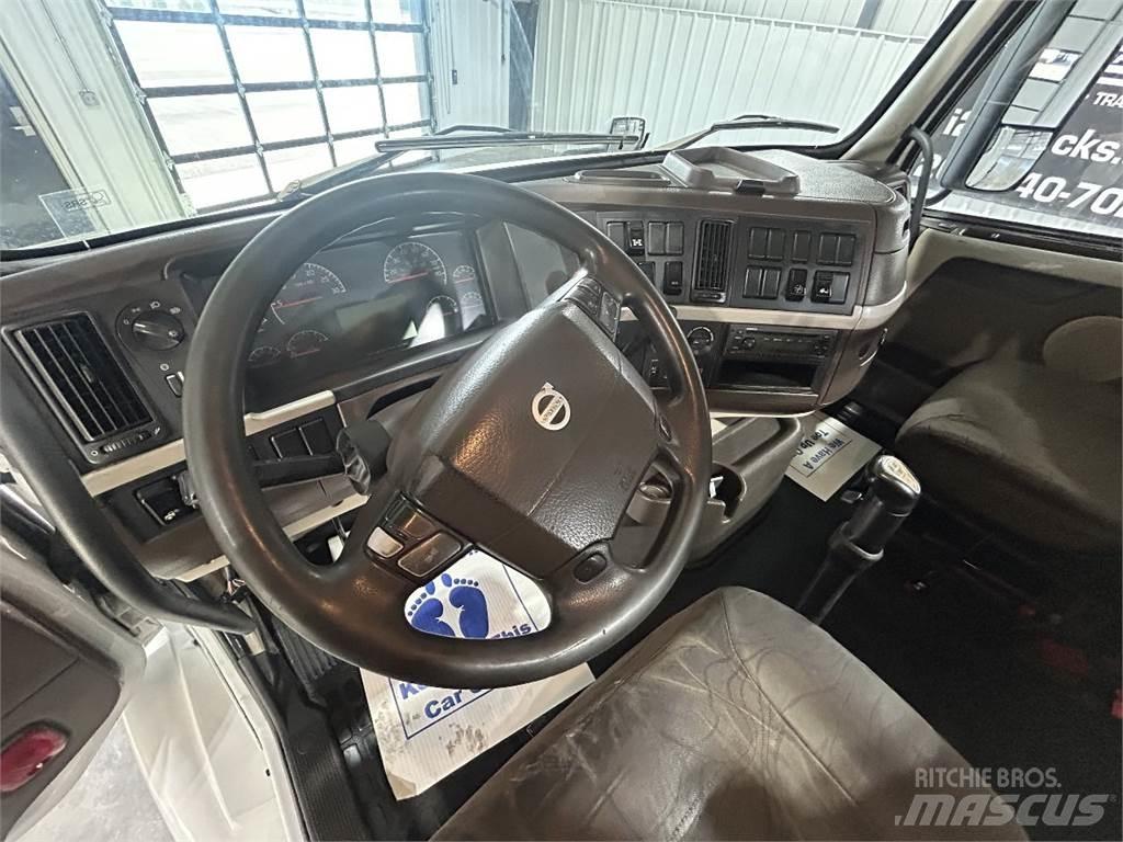 Volvo VNM64T200 Tracteur routier