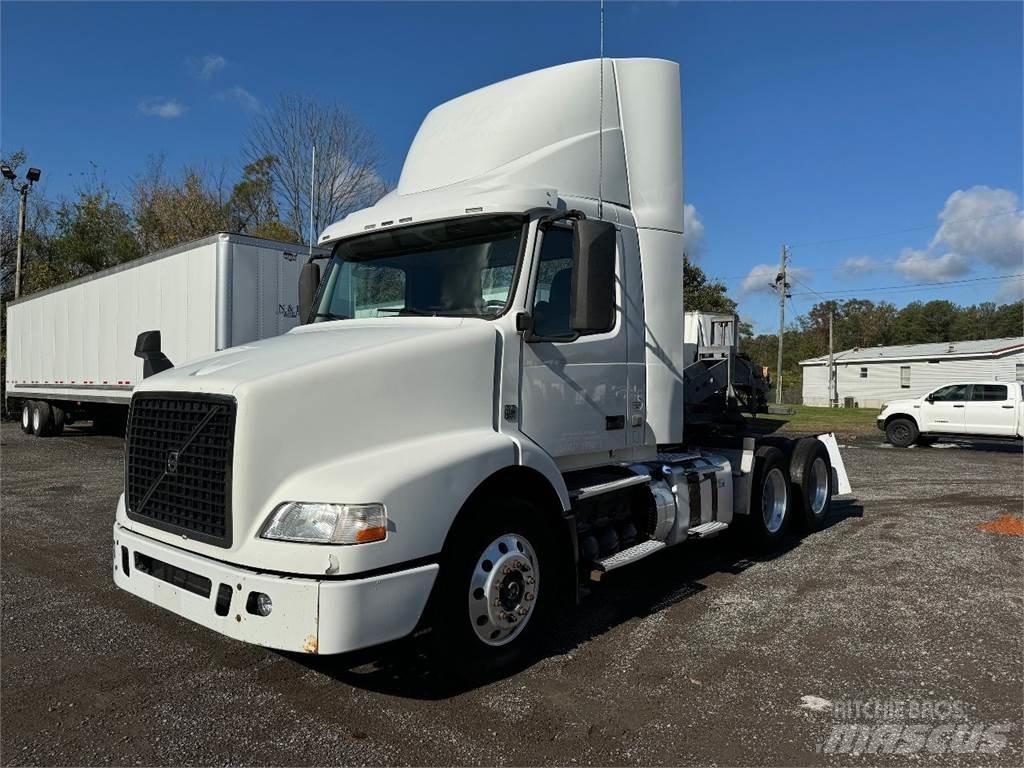 Volvo VNM64T200 Tracteur routier