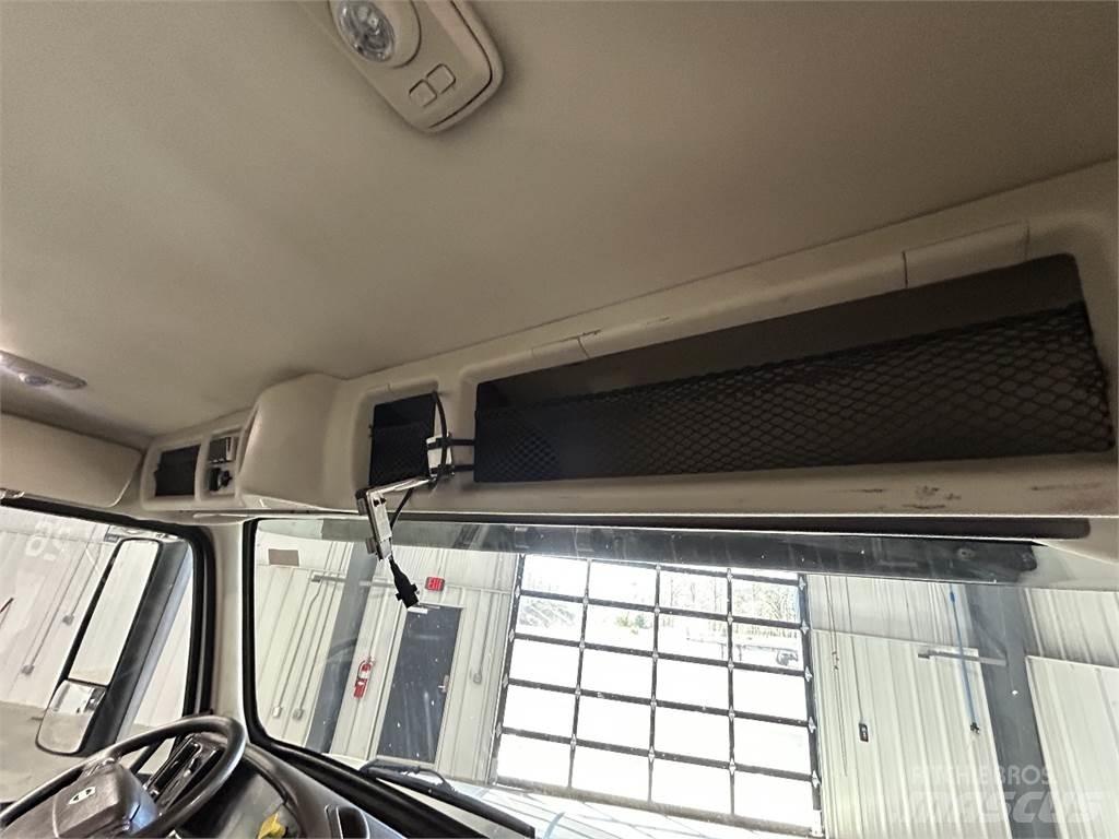 Volvo VNM64T200 Tracteur routier