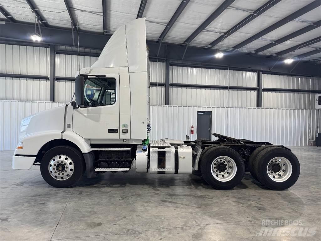 Volvo VNM64T200 Tracteur routier