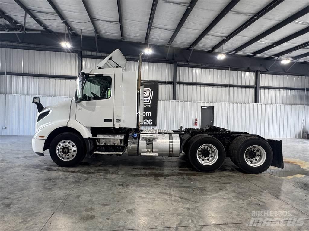 Volvo VNR64T300 Tracteur routier