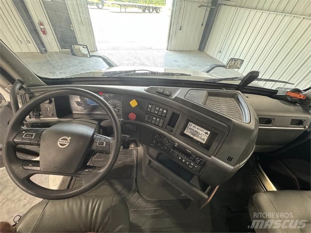 Volvo VNR64T300 Tracteur routier