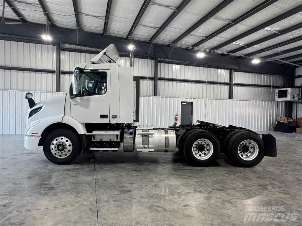 Volvo VNR64T300 Tracteur routier