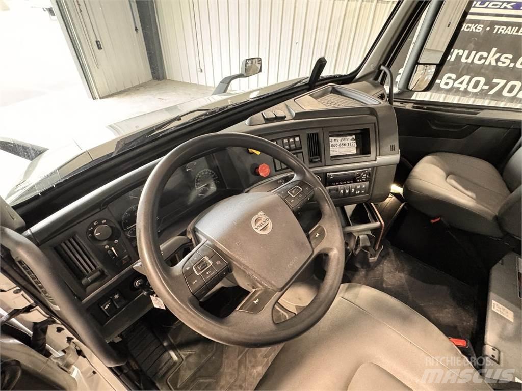 Volvo VNR64T300 Tracteur routier