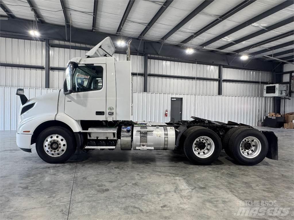 Volvo VNR64T300 Tracteur routier