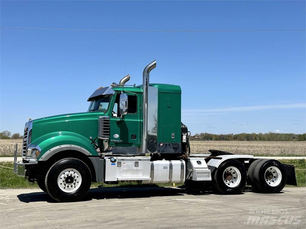 Mack Titan TD713 Tracteur routier