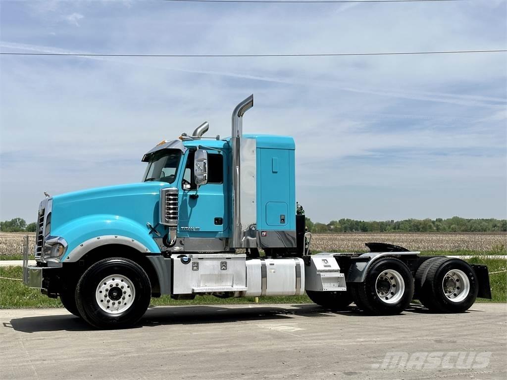 Mack Titan TD713 Tracteur routier