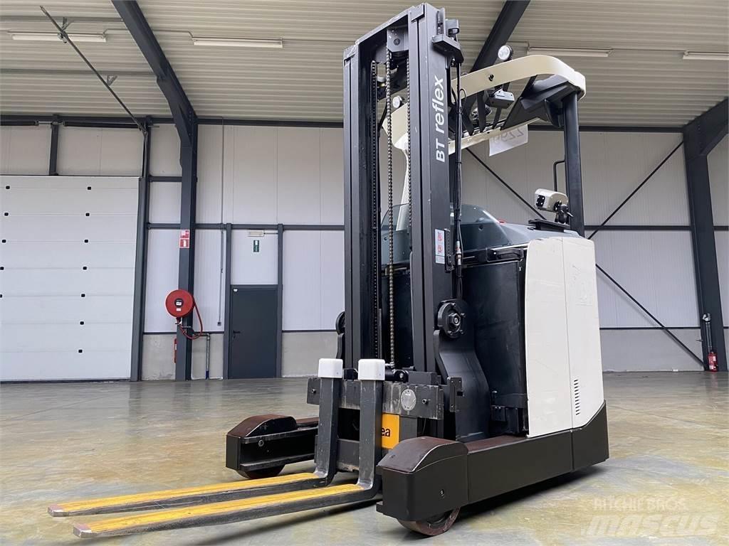 Toyota BT RRE140E Chariot à mât rétractable