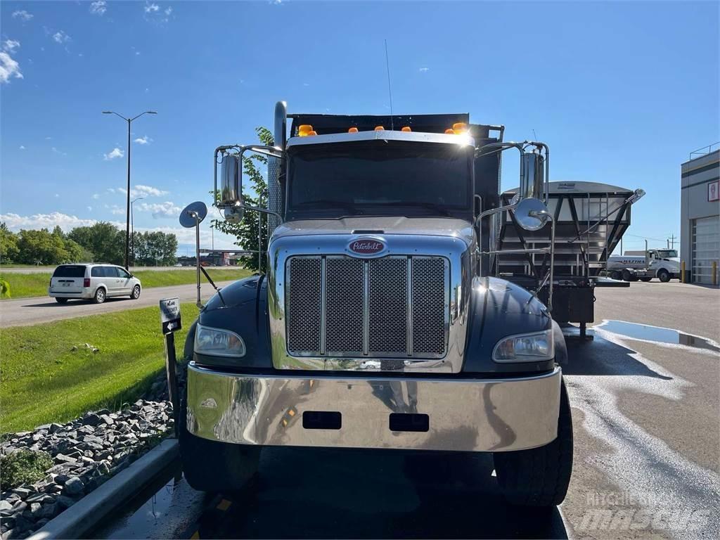 Peterbilt 348 Camion benne