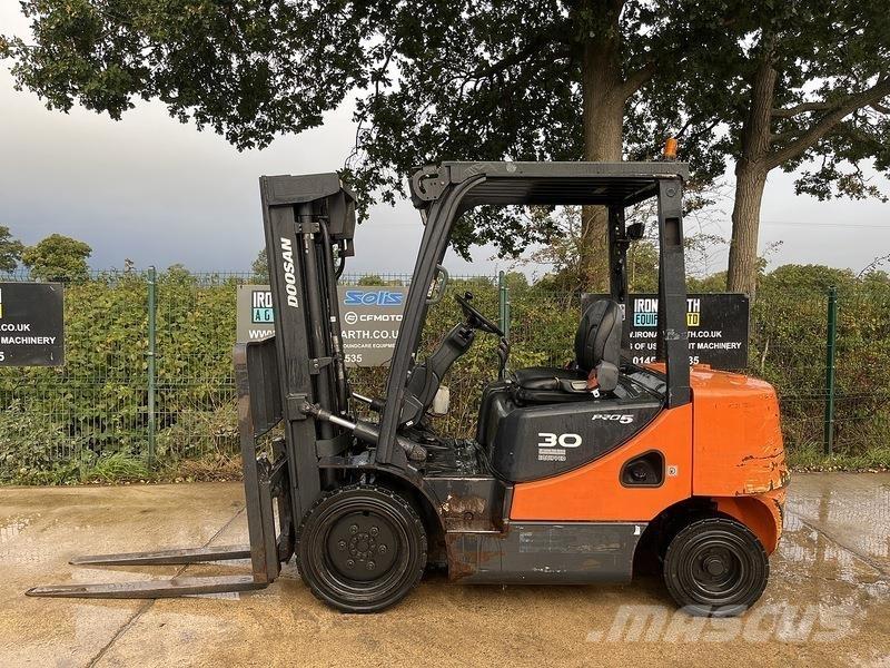 Doosan D30S-5 Autres Chariots élévateurs