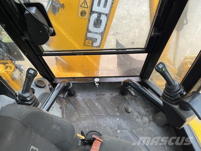 JCB 3CX Compact Pelle sur chenilles