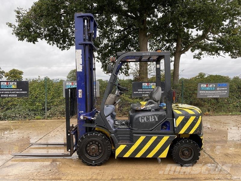 Komatsu FD25T-12 Autres Chariots élévateurs
