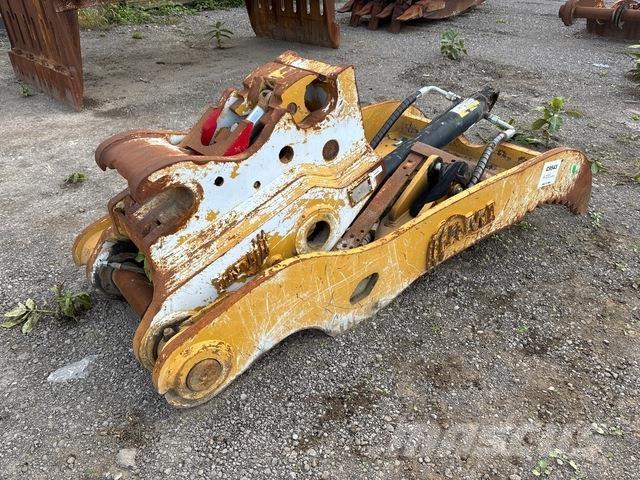 AMI  Pelle sur chenilles