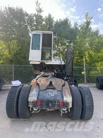 Autocar  Tracteur de manœuvre