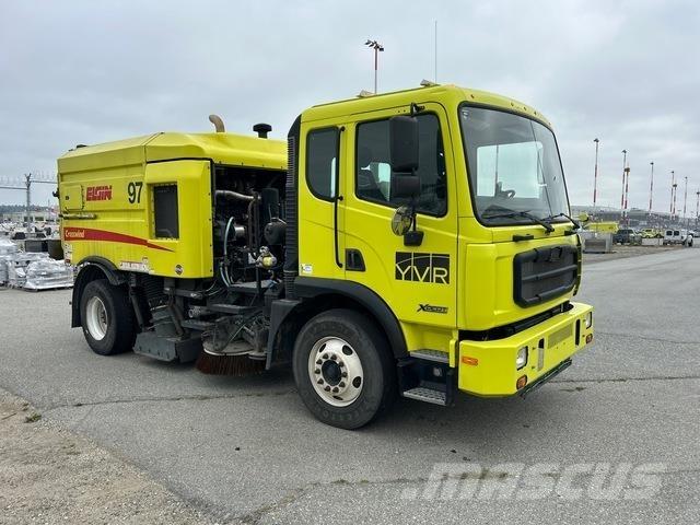 Autocar Xpert Camion balayeur