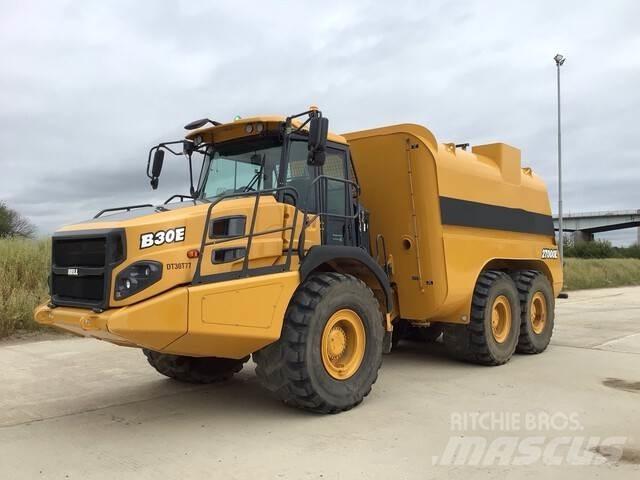 Bell B30E Camion citerne à eau