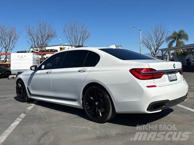 BMW 750I Voiture