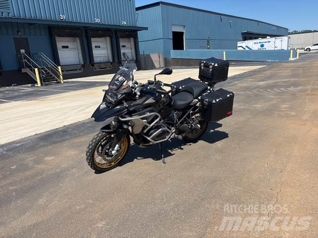 BMW R1250 Quad