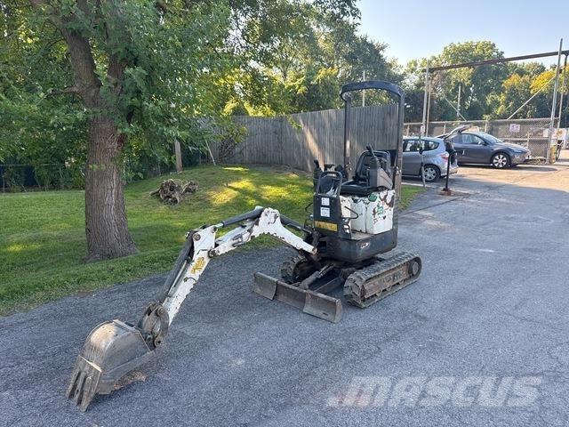 Bobcat E10 Pelle sur chenilles