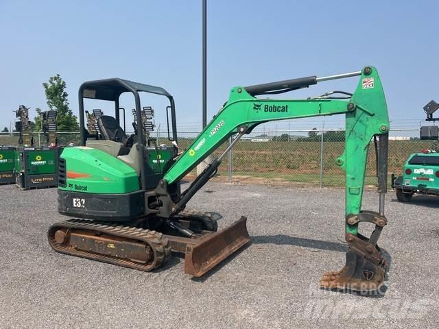 Bobcat E32 Pelle sur chenilles