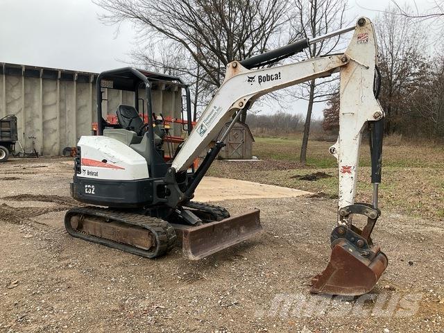 Bobcat E32 Pelle sur chenilles