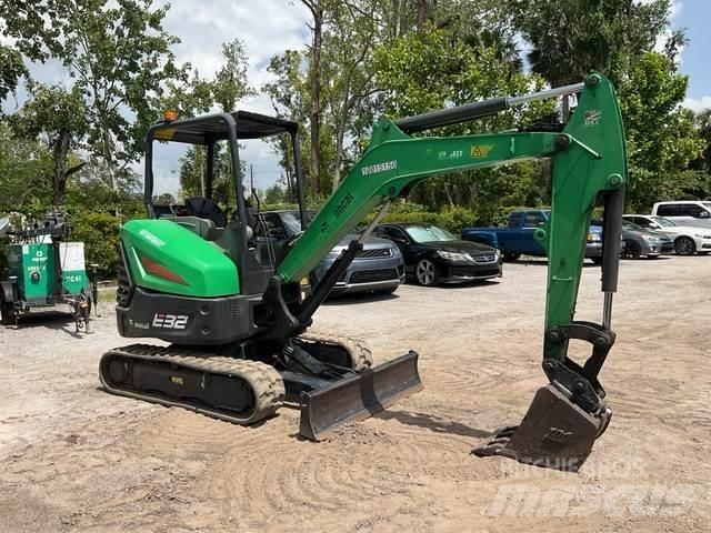 Bobcat E32I Pelle sur chenilles
