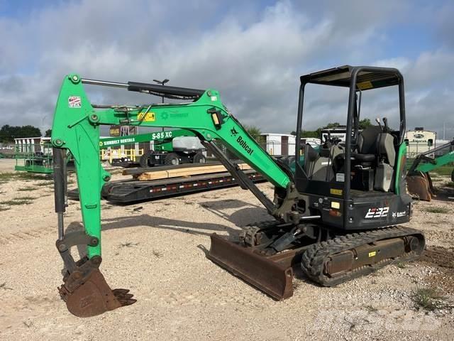 Bobcat E32I Pelle sur chenilles