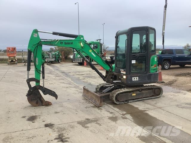 Bobcat E32i Pelle sur chenilles