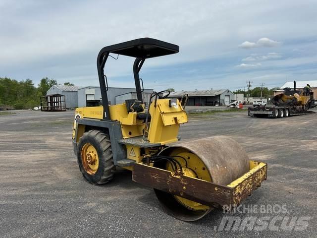 Bomag BW142D Rouleaux monocylindre