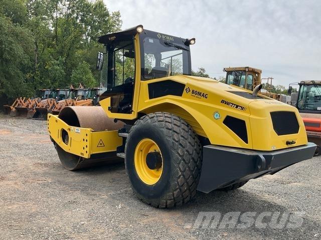 Bomag BW211 D Rouleaux monocylindre