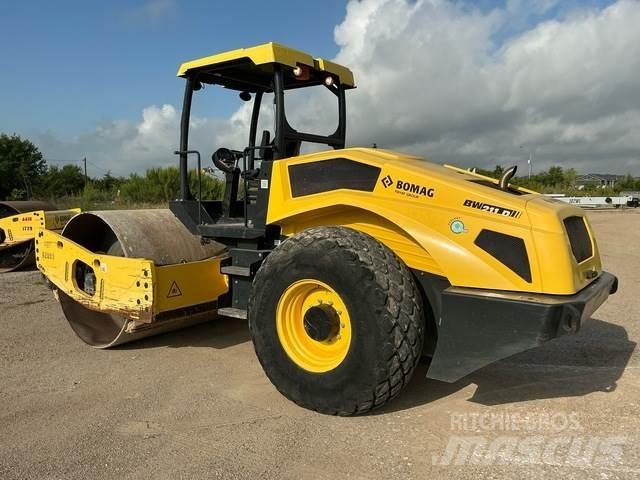 Bomag BW211D-5 Rouleaux monocylindre
