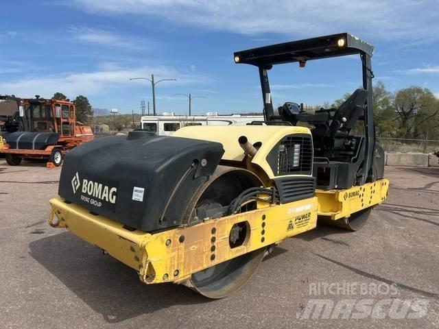 Bomag BW266AD Rouleaux à pneumatiques