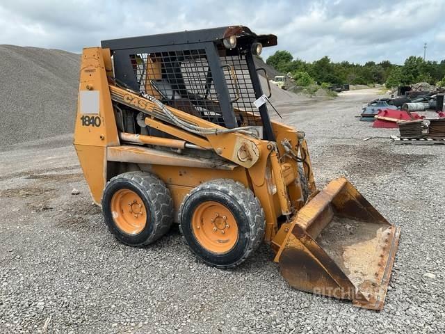 CASE 1840 Chargeuse compacte