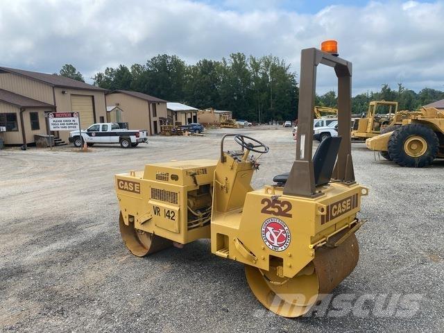 CASE 252 Rouleaux tandem