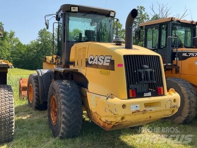 CASE 621E Chargeuse sur pneus