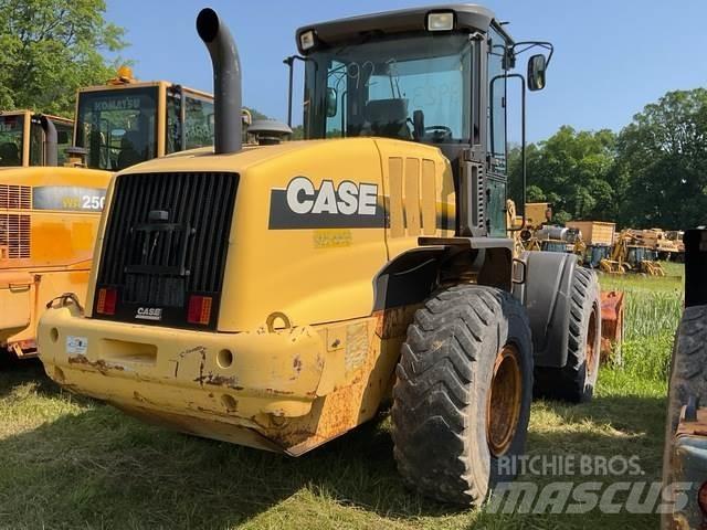 CASE 621E Chargeuse sur pneus