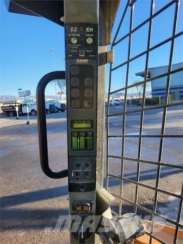 CASE TR270 Chargeuse compacte